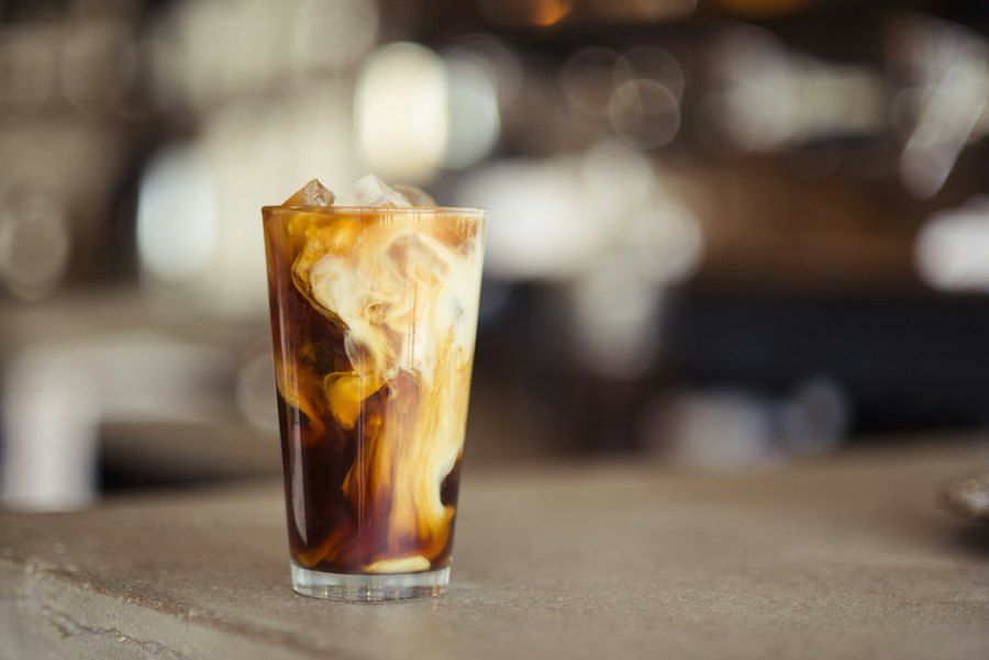 ミルクが層になったアイスコーヒー